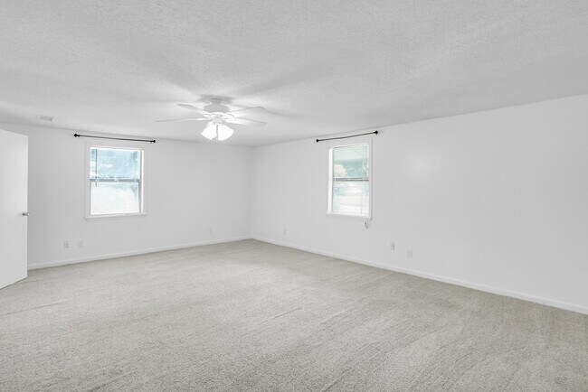 Building Photo - 2222 Bacon Park Dr