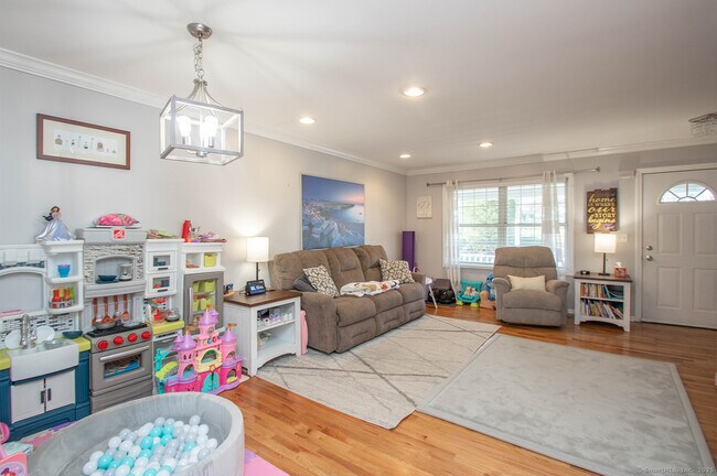 Building Photo - 39 Coram Rd