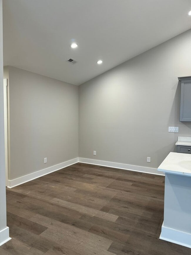 Building Photo - 145 Brawley Ave