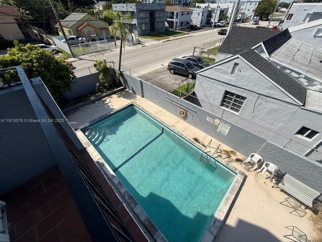 Building Photo - 1933 SW 7th St