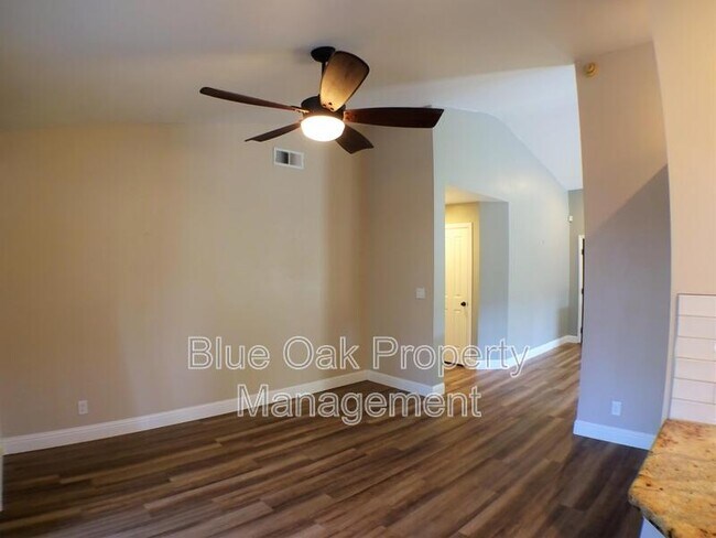 Building Photo - 3008 California Park Dr