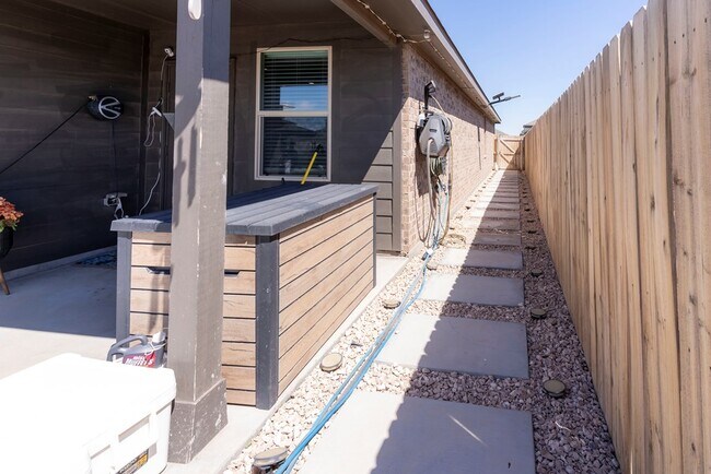 Building Photo - 7710 Purple Vitex Rd