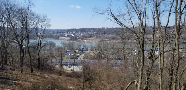 Building Photo - 3-Bedroom home available in Verona over looking the Allegheny River