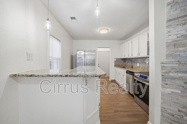 Building Photo - 1215 26th St