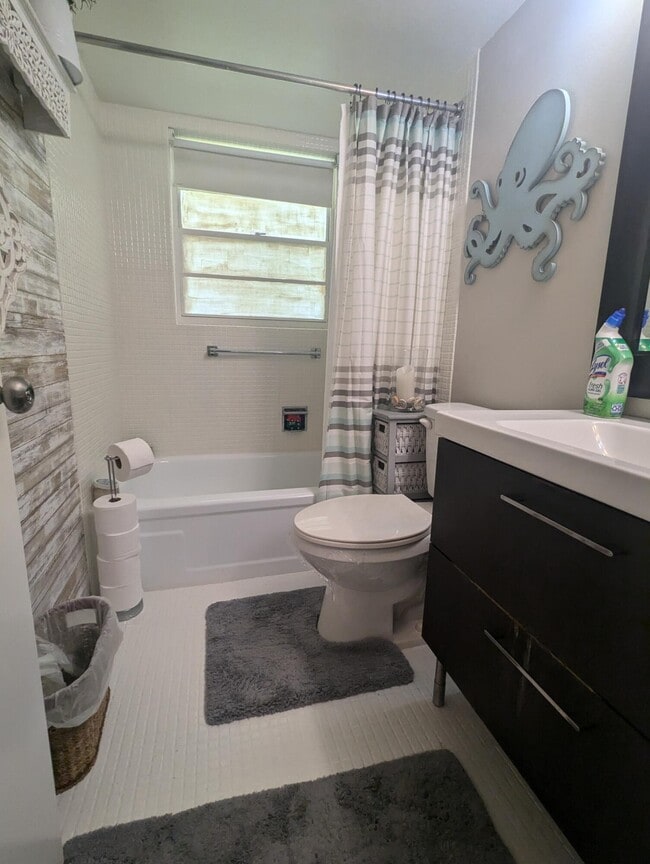 Building Photo - 172 Berkshire H
