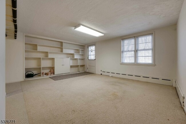 Building Photo - 17 Oxford Dr