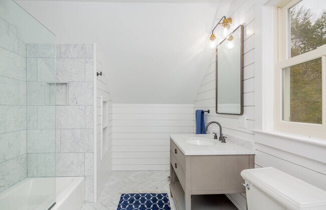 Building Photo - 3 Parsons Close