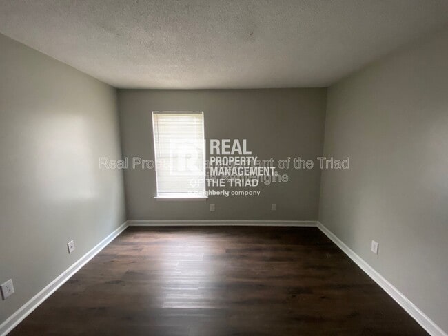 Building Photo - 2616 Randleman Rd