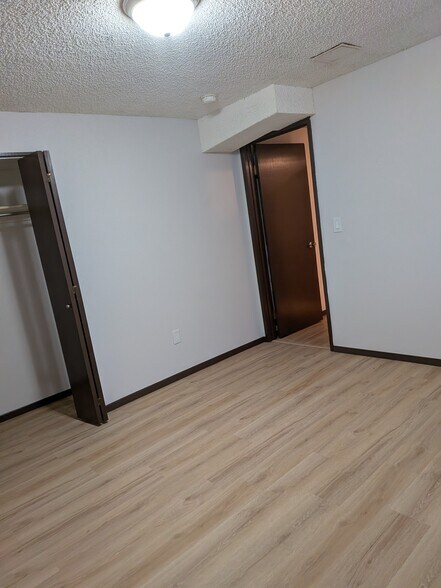 Building Photo - 1406 W Cora Ct