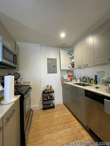 Primary Photo - 40 Malvern St