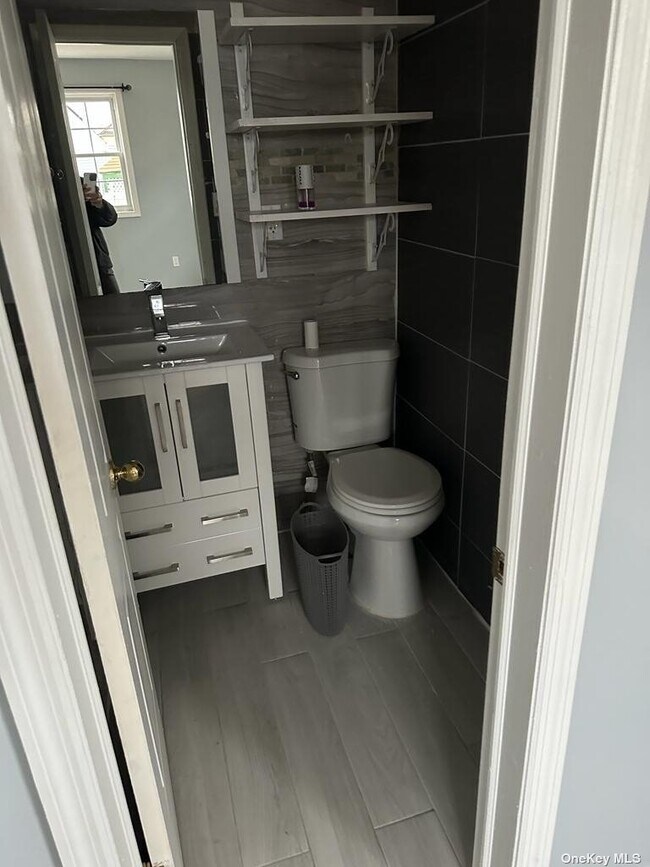 Building Photo - 160-31 121st Ave