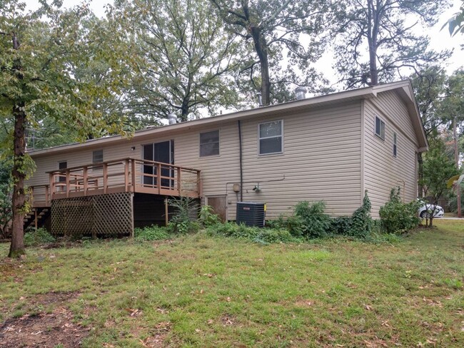 Building Photo - 11814 Ashwood Dr
