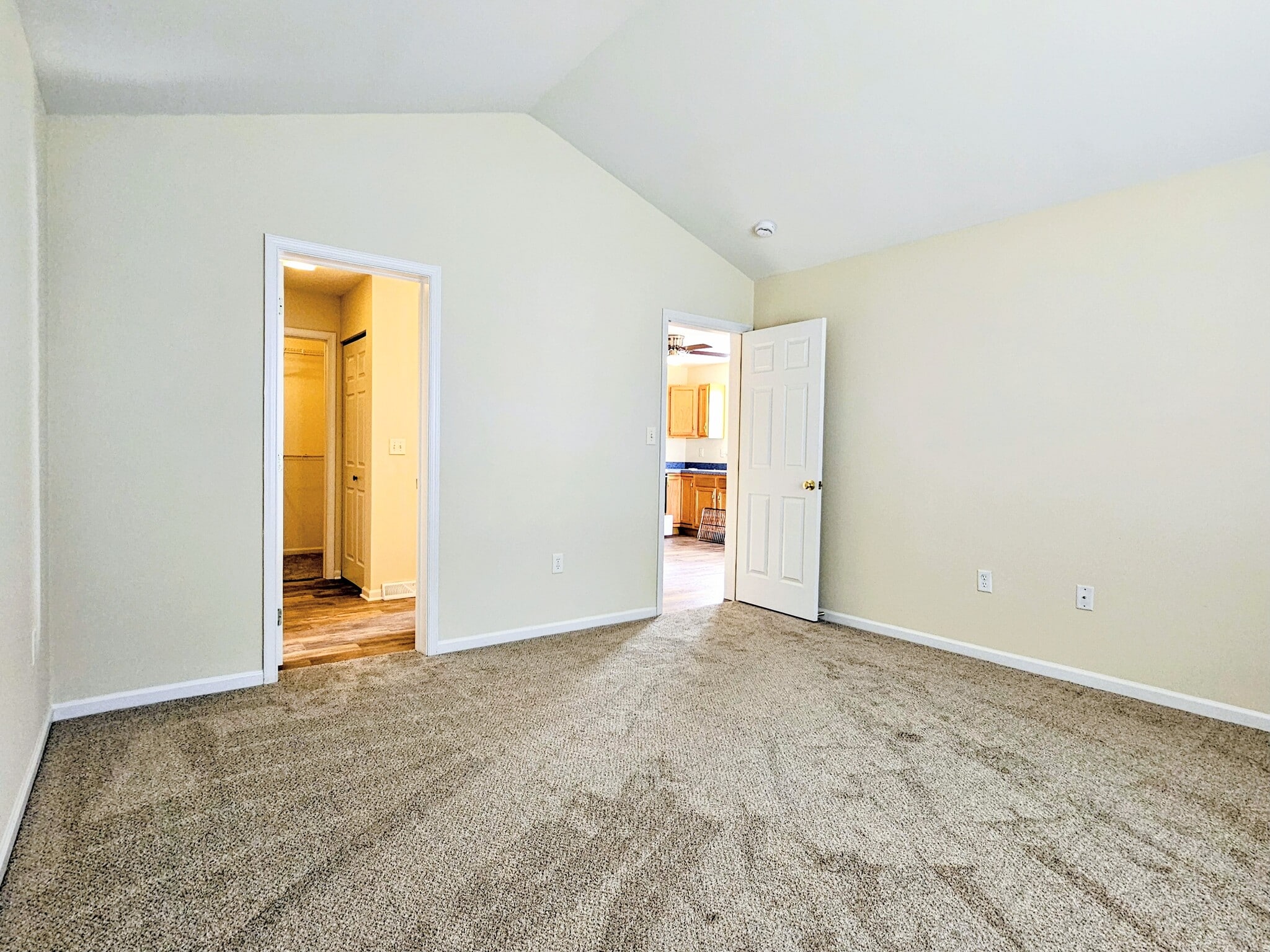 Building Photo - 40 Sandstone Ct