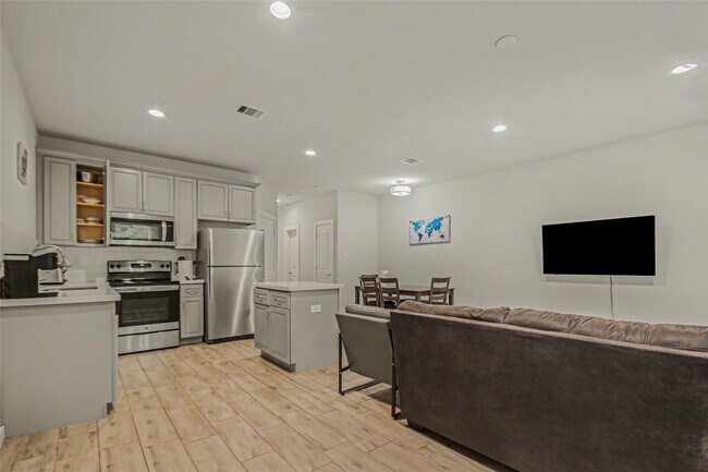 Building Photo - 3013 Wilmington St