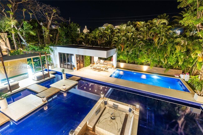 Building Photo - 3009 Pine Tree Dr