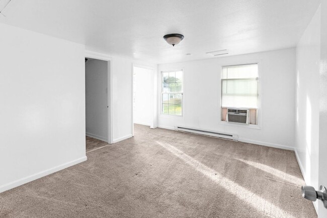 Building Photo - 3 Bed 2 bath Home For Rent in Newport News