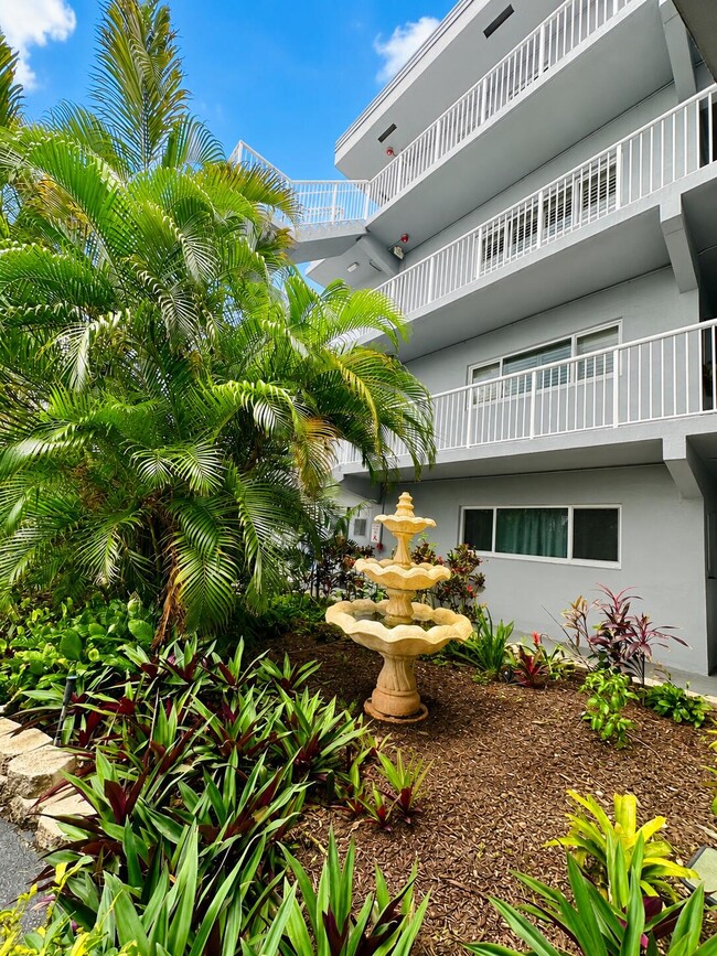 Building Photo - 1201 S Riverside Dr