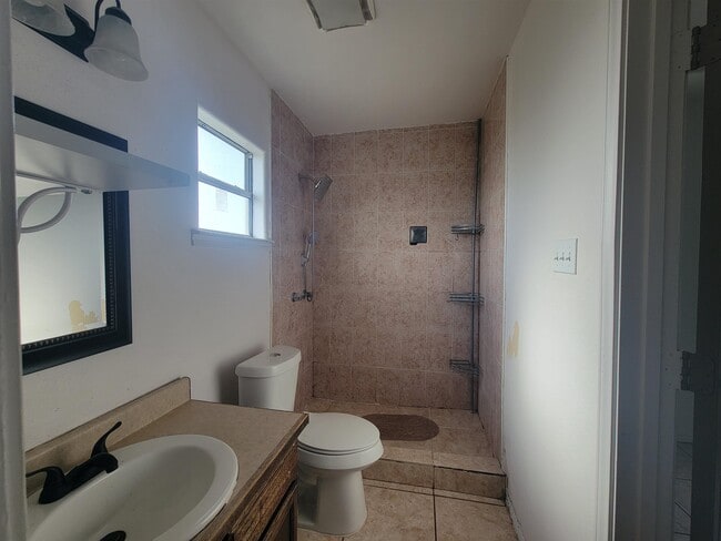 Building Photo - 3802 Nogal Lane