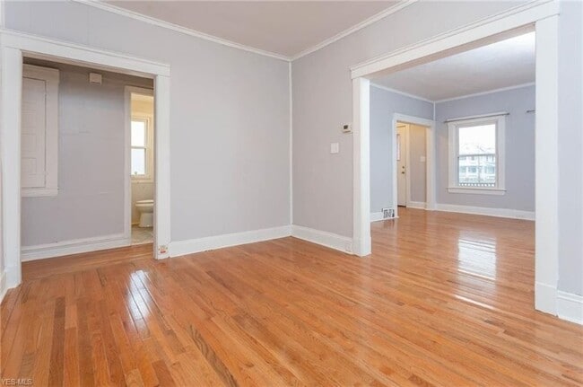 Building Photo - 1541 Lakewood Ave