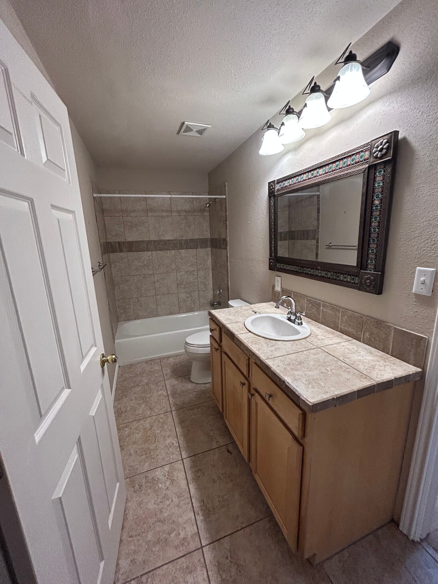 Building Photo - 1104 Canyon Edge Dr