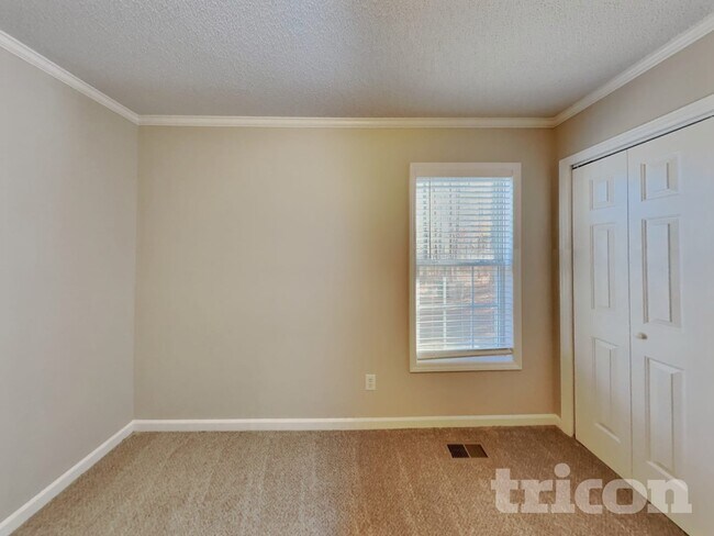 Building Photo - 1117 Woodbriar St