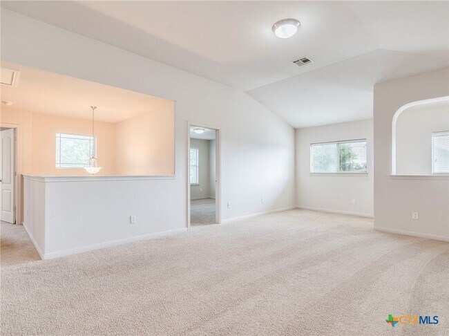 Building Photo - 209 Buckingham Dr