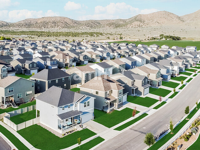 Building Photo - 2430 S Wild Horse Way