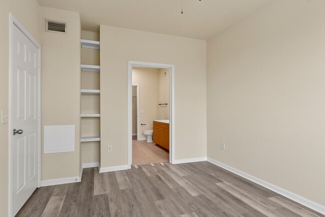 Building Photo - Midtown Village 2 Bed 2 Bath Condo! Available Now! Call Today to Schedule a Tour!