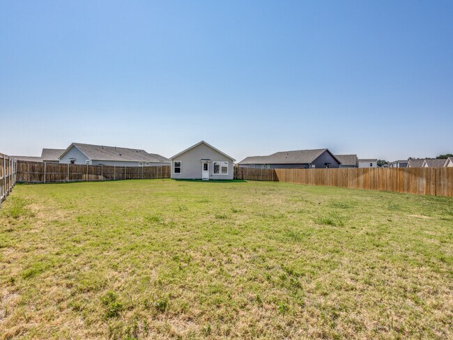 Building Photo - 6736 Bramblewood Dr