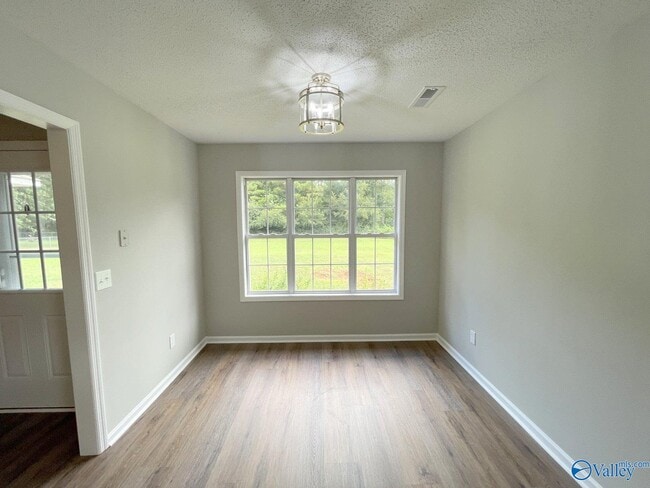 Building Photo - 100 Brook Glen Dr