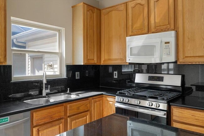 Building Photo - 6117 Wynford Dr