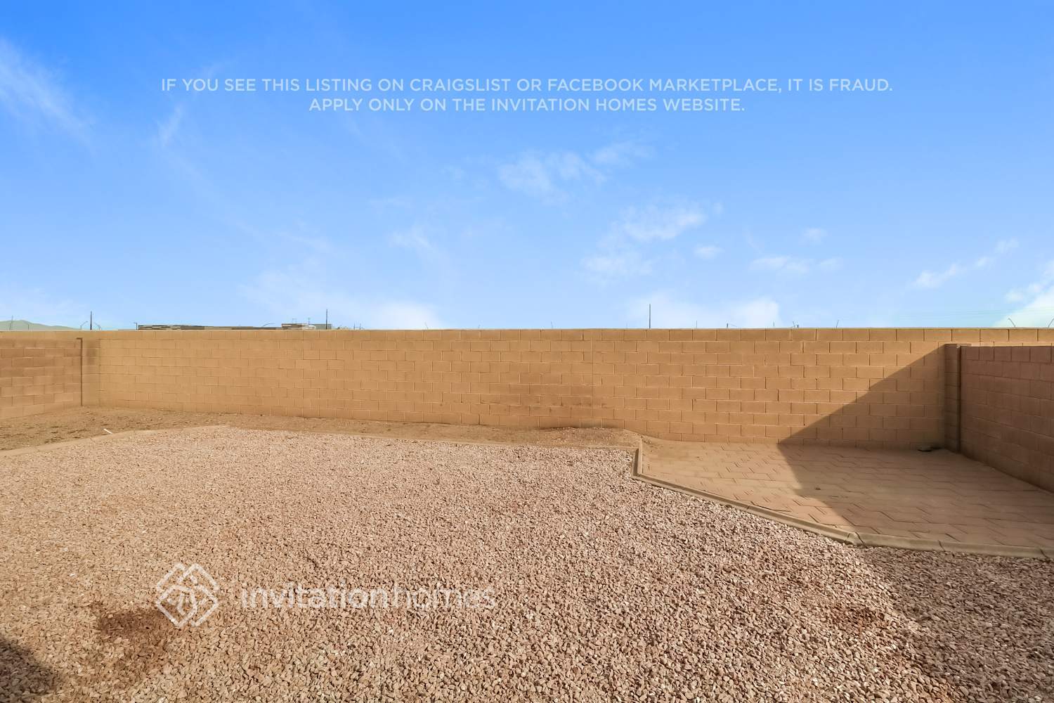 Building Photo - 12420 W Woodland Ave