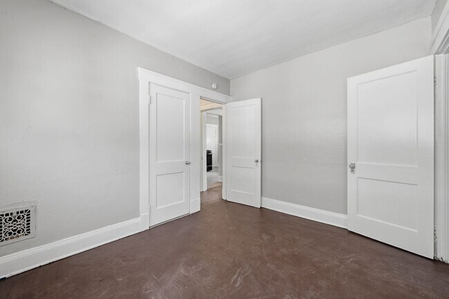 Building Photo - 11611 Fairport Ave