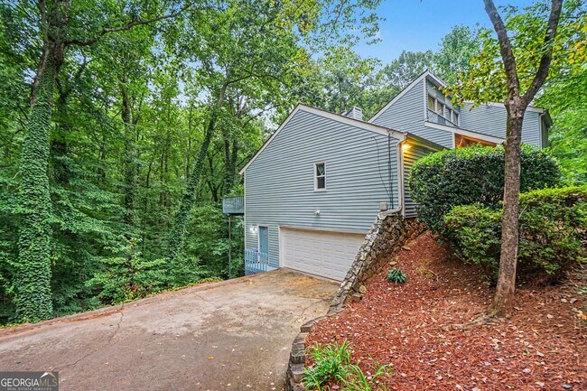 Building Photo - 500 Hickory Hills Trail