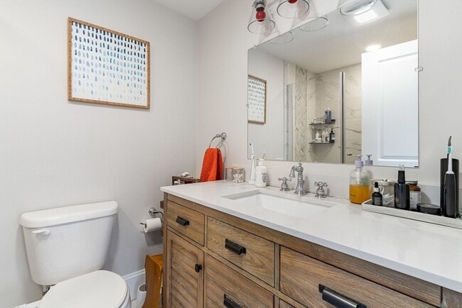 Building Photo - 8 Osborne St