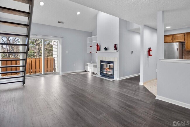 Primary Photo - 7520 Tamarron Dr