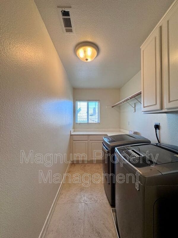 Building Photo - 44780 Rutherford St