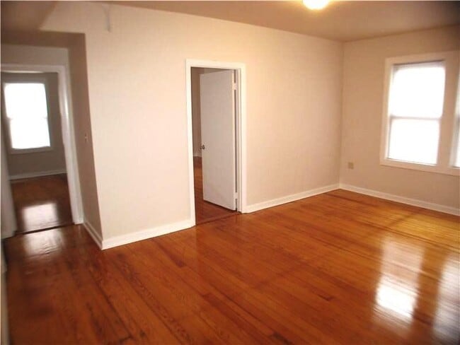 Building Photo - 690 Elm St