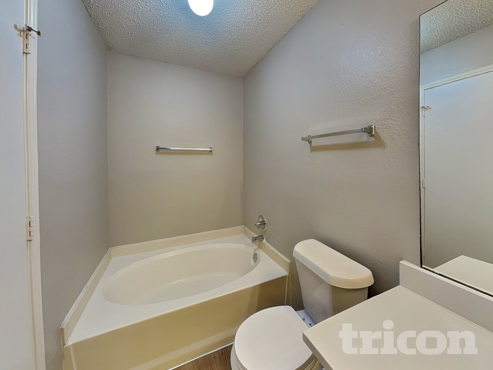 Building Photo - 327 Moss Hill Dr