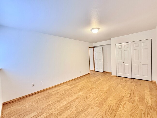 Building Photo - Rare First-Time Rental | Spacious 5BR + Office Cul-de-Sac Home Backing to Nature