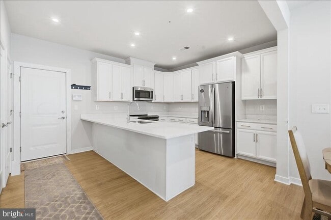 Building Photo - 13538 Sayward Blvd