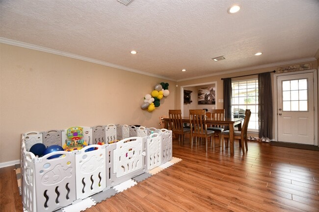Building Photo - 3410 Plum Brook Ln