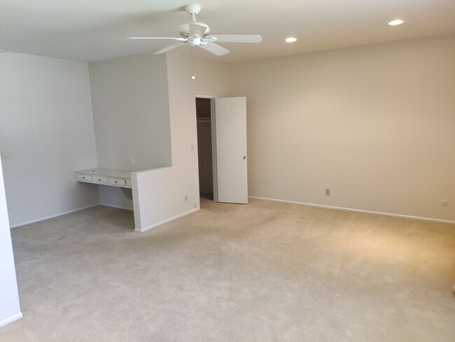 Building Photo - Lovely Thousand Oaks Rental with Expansive Yard and Mountain Views