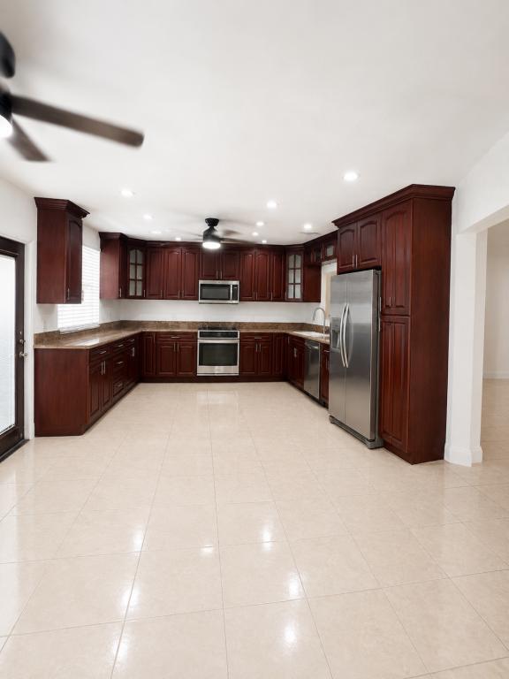 Building Photo - 11480 Tara Dr