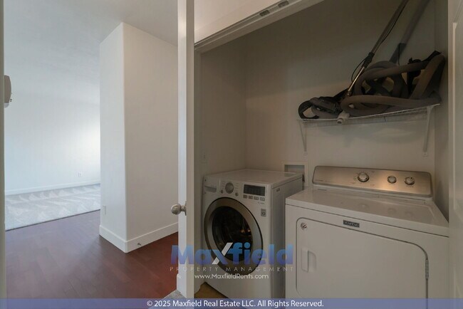 Building Photo - SHORT TERM LEASE AVAIL - 6BD 4BTH 2GAR - Home in Lehi - 6 Month Lease available