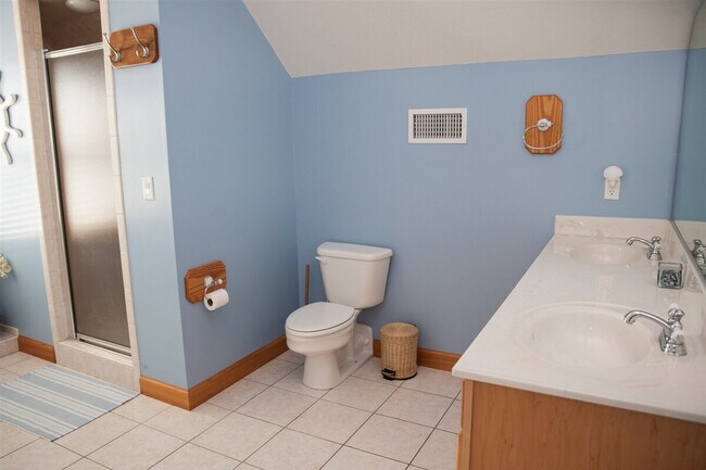 Building Photo - 48184 Decoy Dr