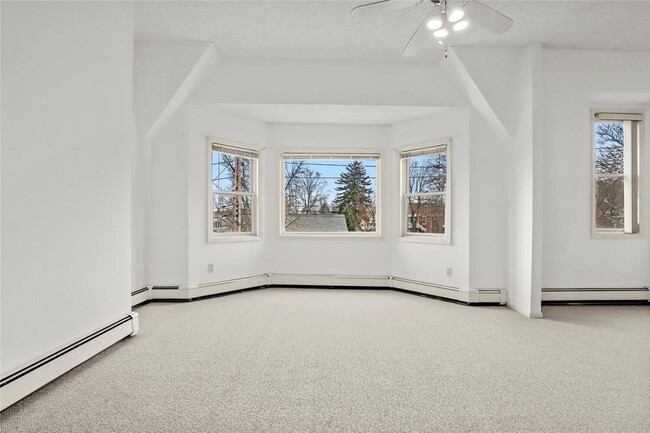 Building Photo - 54 Wildey St