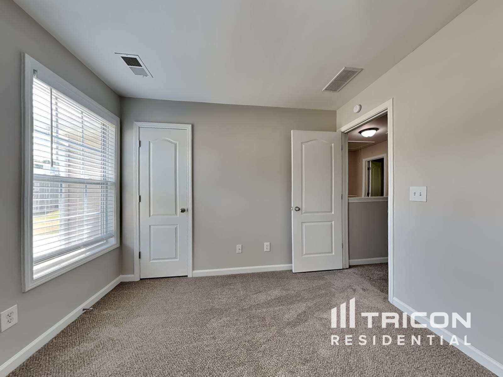 Building Photo - 6561 Squire Pl