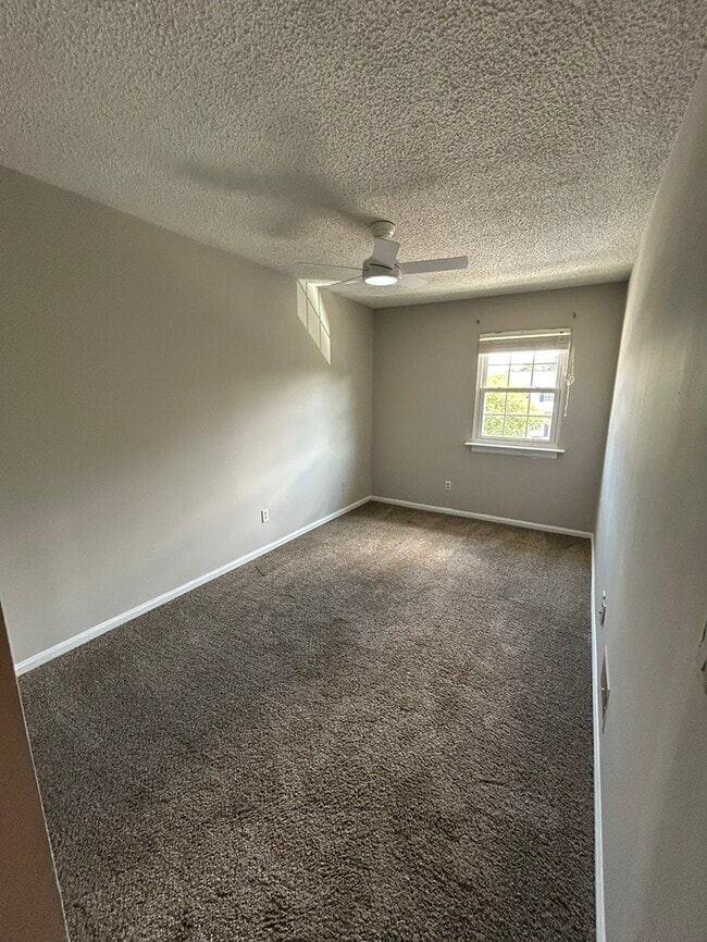 Building Photo - 4705 Leaf Crest Ct