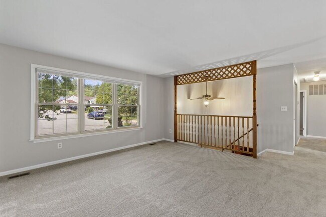 Building Photo - 7 Wood Oak Ct